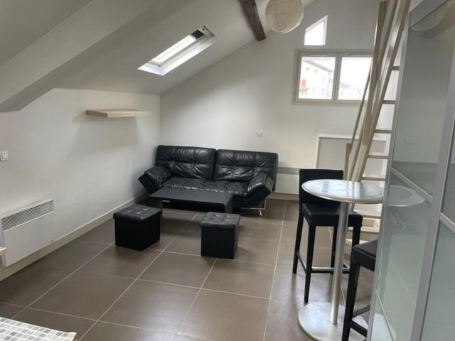 Appartements Sympas Et Confortables Proche De Paris น็องแตร์ ภายนอก รูปภาพ